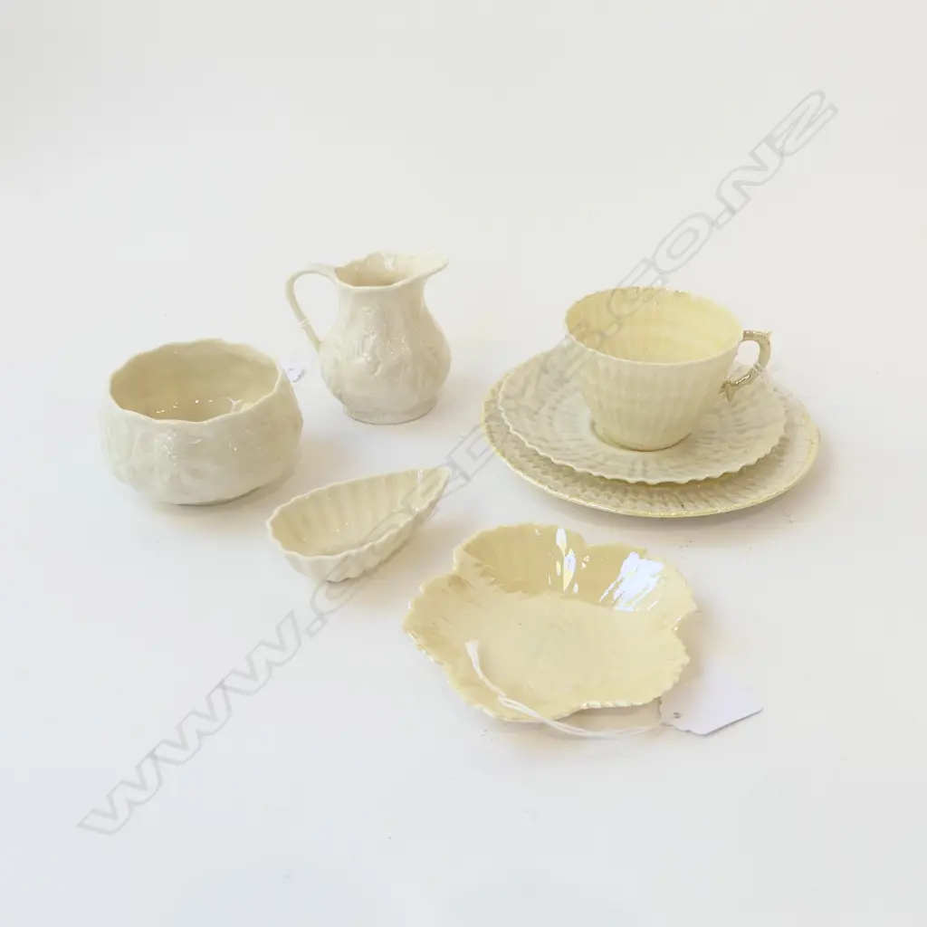 BELLECK CSP CREAM SUGAR & 2 DISHES  DIA110MM GREEN & BLACK MARKS Image 1++