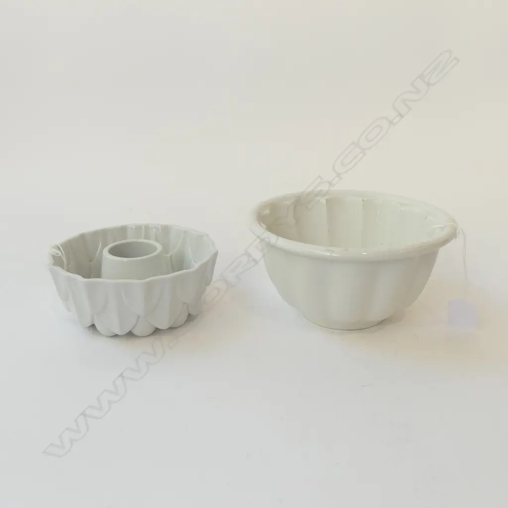 SHELLY WHITE CHINA VINTAGE JELLY MOULD DIA140MM & ANOTHER DIA 170MM Image 1++