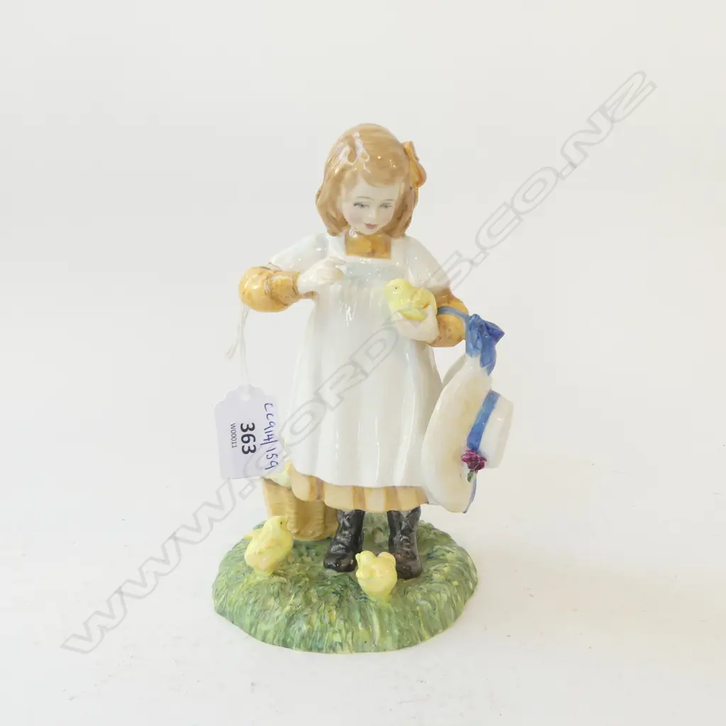 RD FIGURINE FEEDING TIME H190MM Image 1++