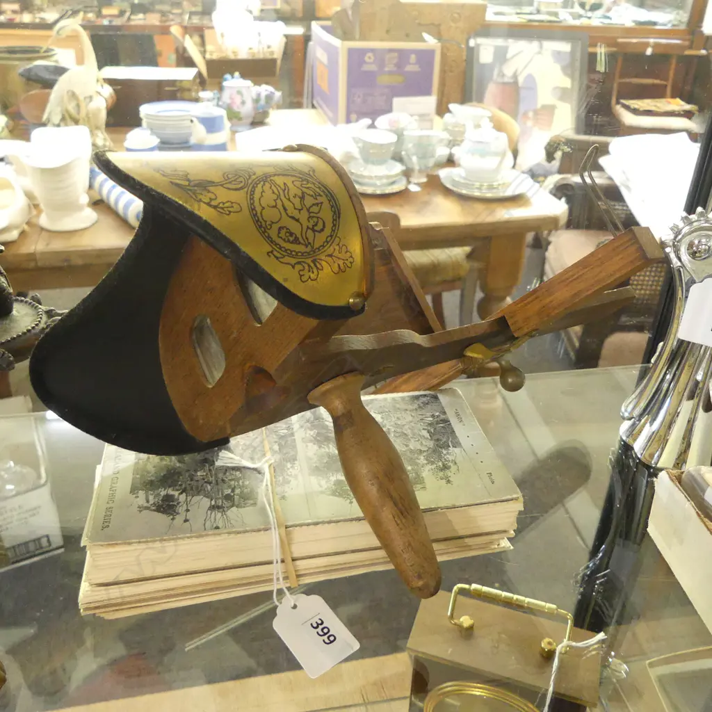 THE HOLMES STEREOSCOPE w. ASST. CARDS Image 1++