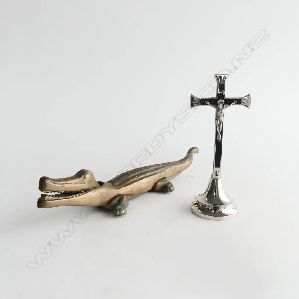 W. GERMAN METAL CRUCIFIX H.200mm + BRASS CROCODILE L.380mm Image 1++