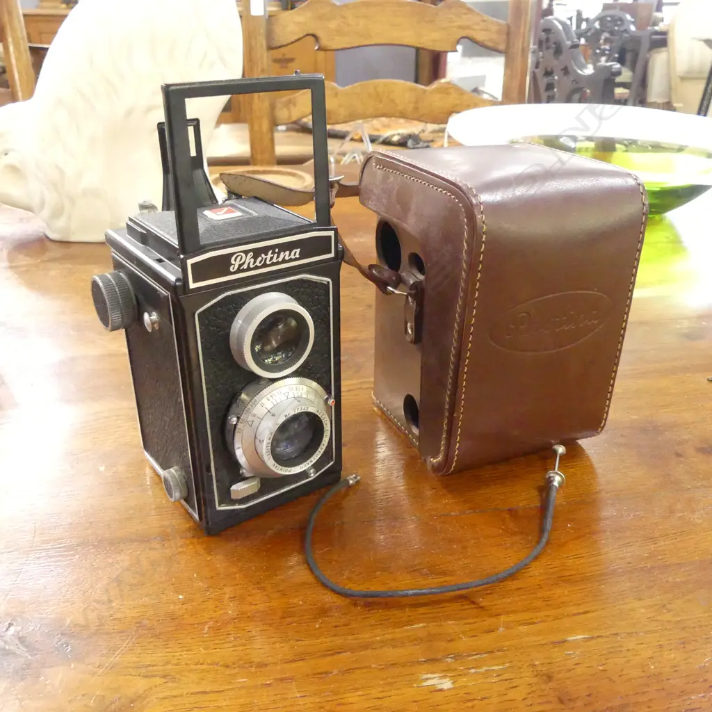 VINTAGE CASED PHOVIT PHOTINA CAMERA Image 1++