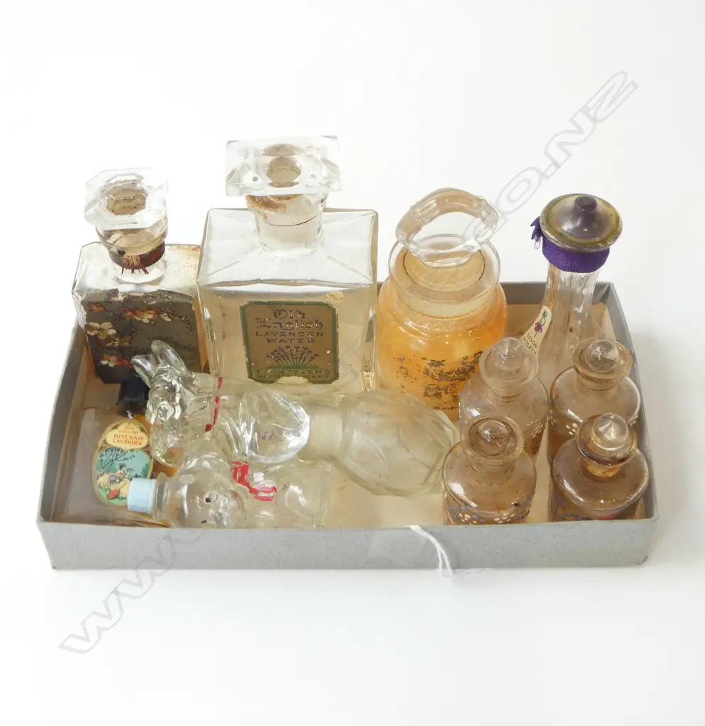 12 PERFUME BOTTLES, ROGER & GALLET PARIS, LAVENDER WATER, NOVELTY DOGS ETC Image 1++