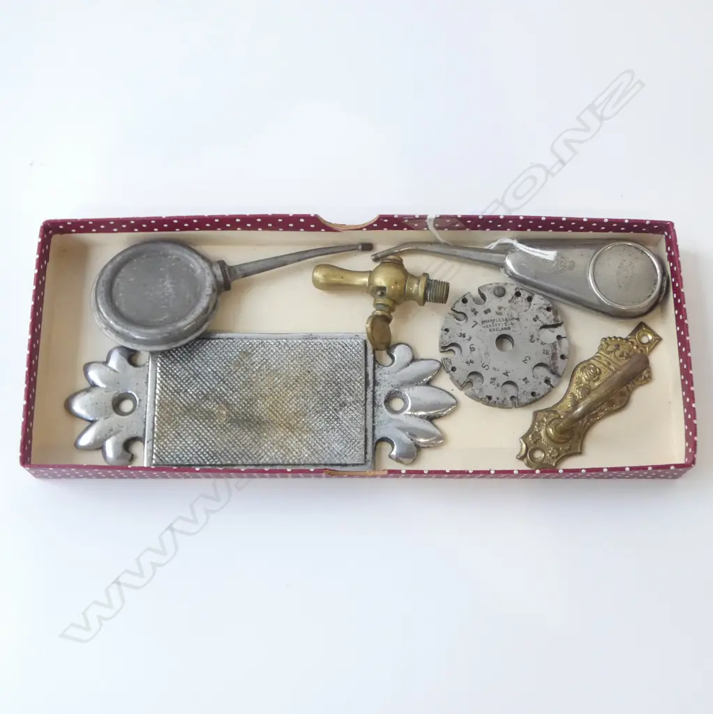 VESTA OILER & OTHER, MARPLES WIRE GAUGE, MATCH STRIKER, BRASS TAP & HOOK Image 1++