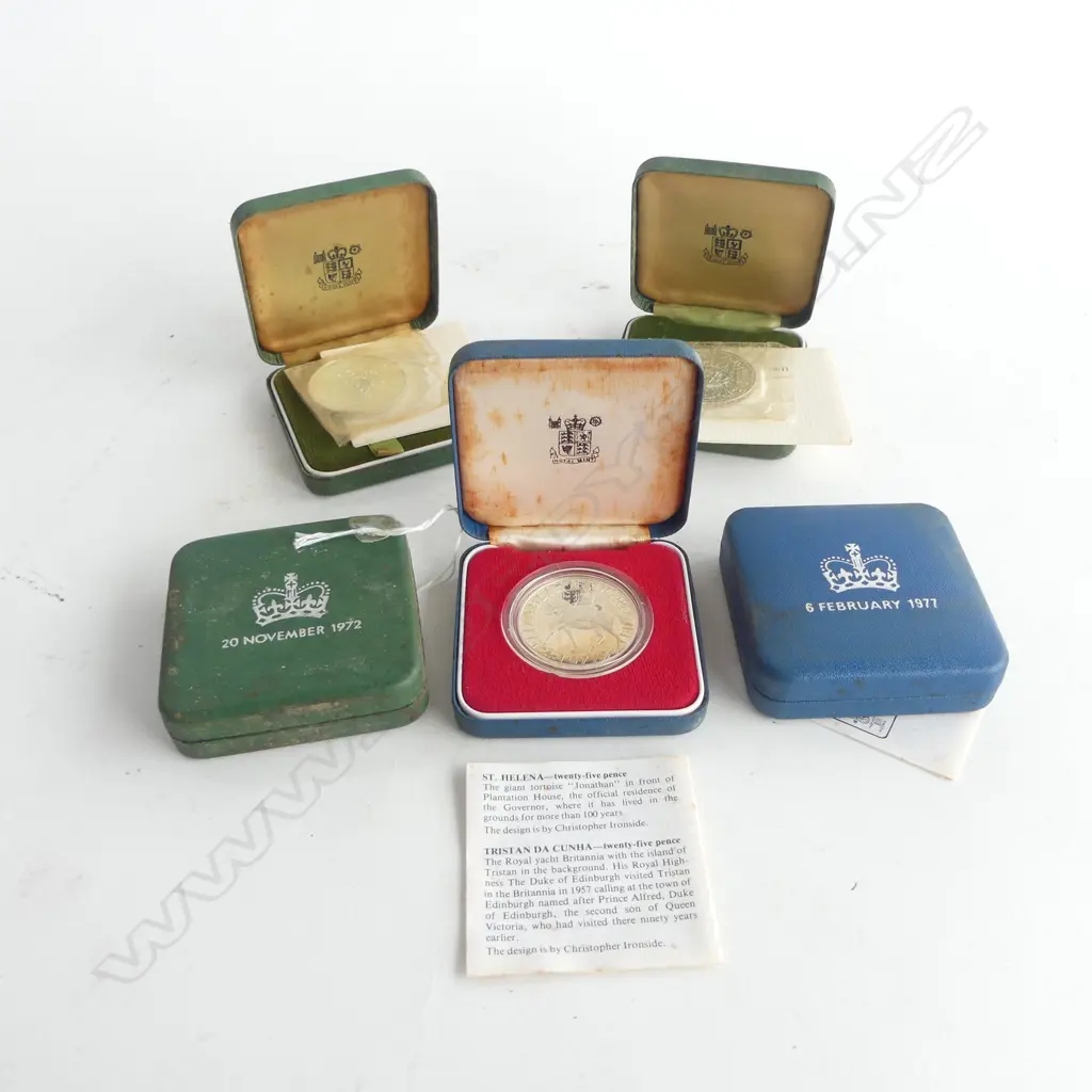 5 SILVER CASED ROYAL MINT COMMEMORATIVE COINS, 1972 & 1977 SILVER JUBILEE ea=28.276gms Image 1++