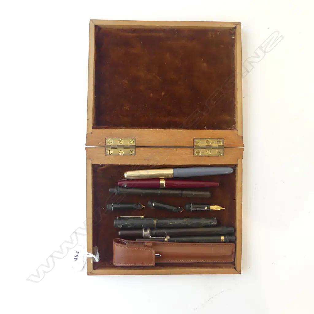 VINTAGE BOOK SHAPED NATIVE WOODS LIDDED BOX & COLLECTION OF 7 VINTAGE FOUNTAIN PENS & NIBS  Image 1++