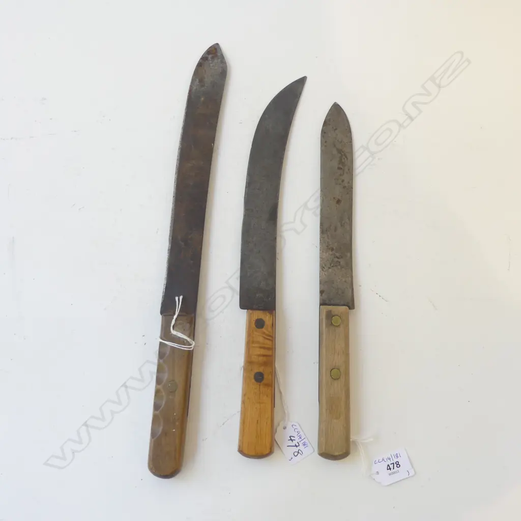 3 VINTAGE HUNTING KNIVES L430 & 350MM Image 1++