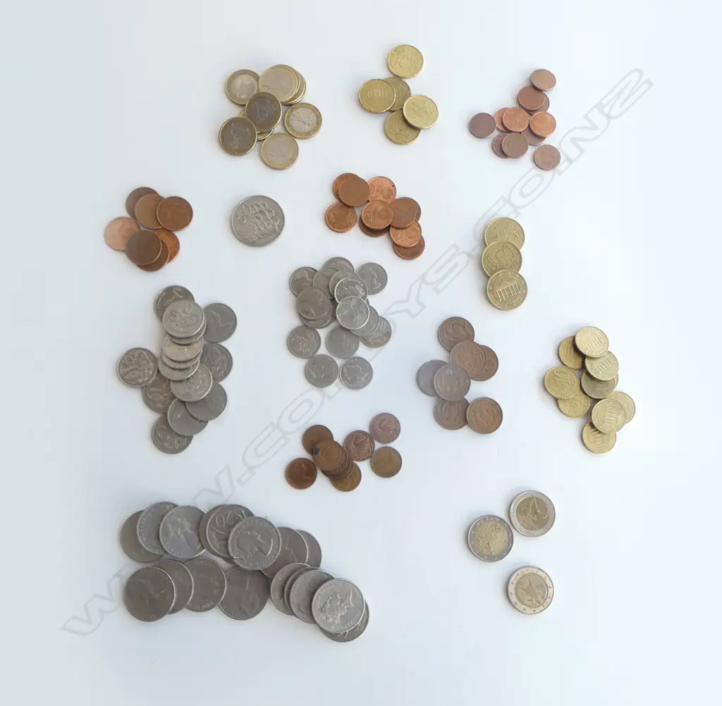 COLLECTION OF ASST. WORLD COINS & BANK NOTES; N.Z., U.S.A. & EUROPEAN UNION  Image 1++