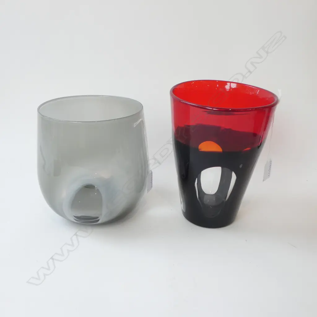 2 STUDIO GLASS VASES RED & BLACK H210MM & WHITE & BLACK H180MM Image 1++