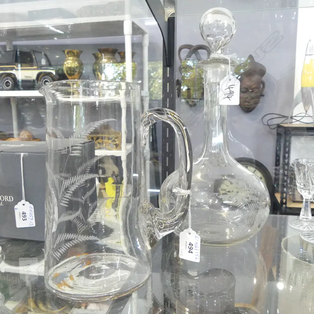 VICT LEAF ETCHED GLASS DECANTER H300MM & MATCHING WATER JUG H200MM Image 1++