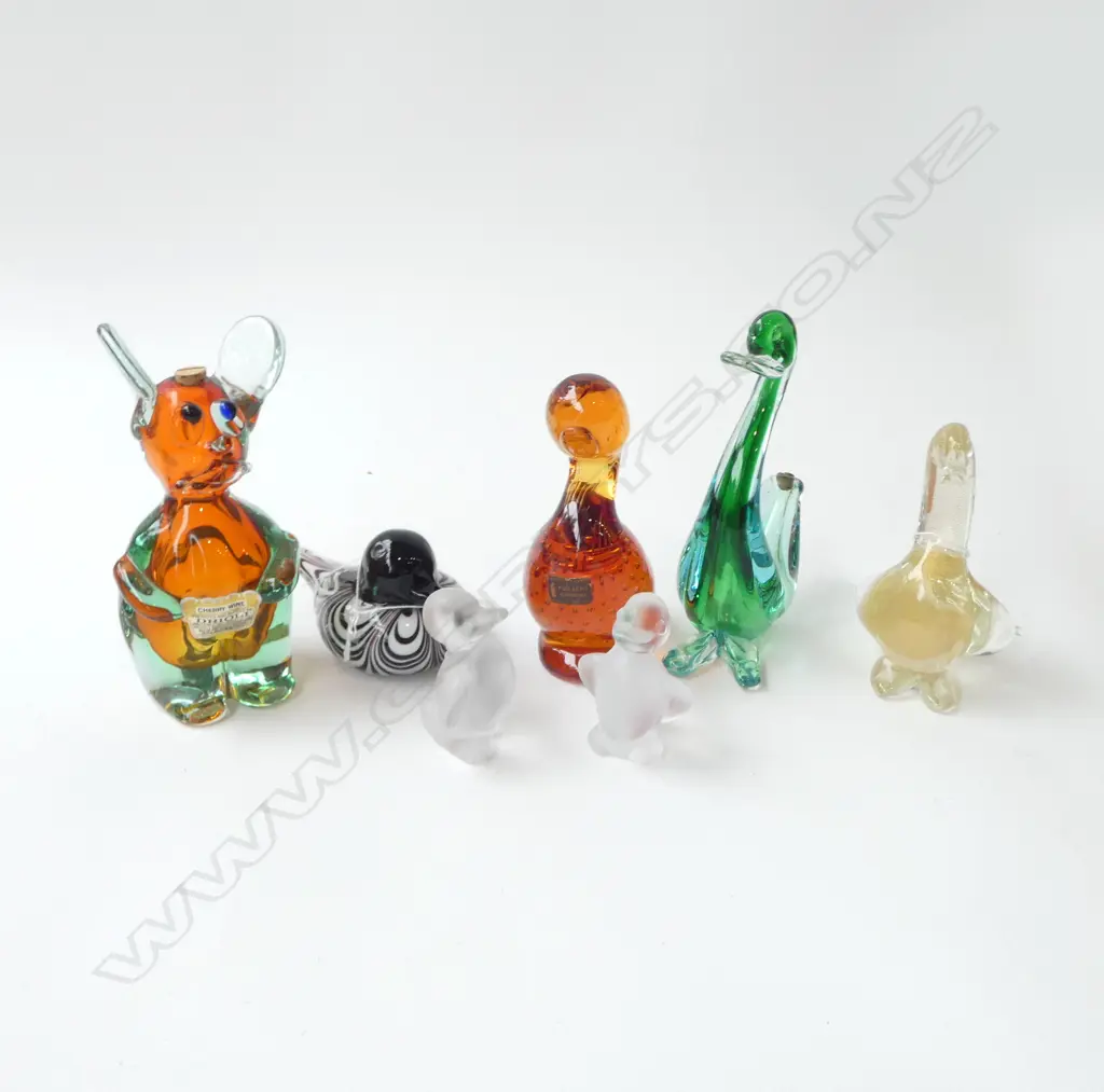 5 ART GLASS ANIMALS Incl. 2 DECANTERS (EMPTY) H.165mm + 2 SEVRES CRYSTAL DUCKS H.80mm Image 1++