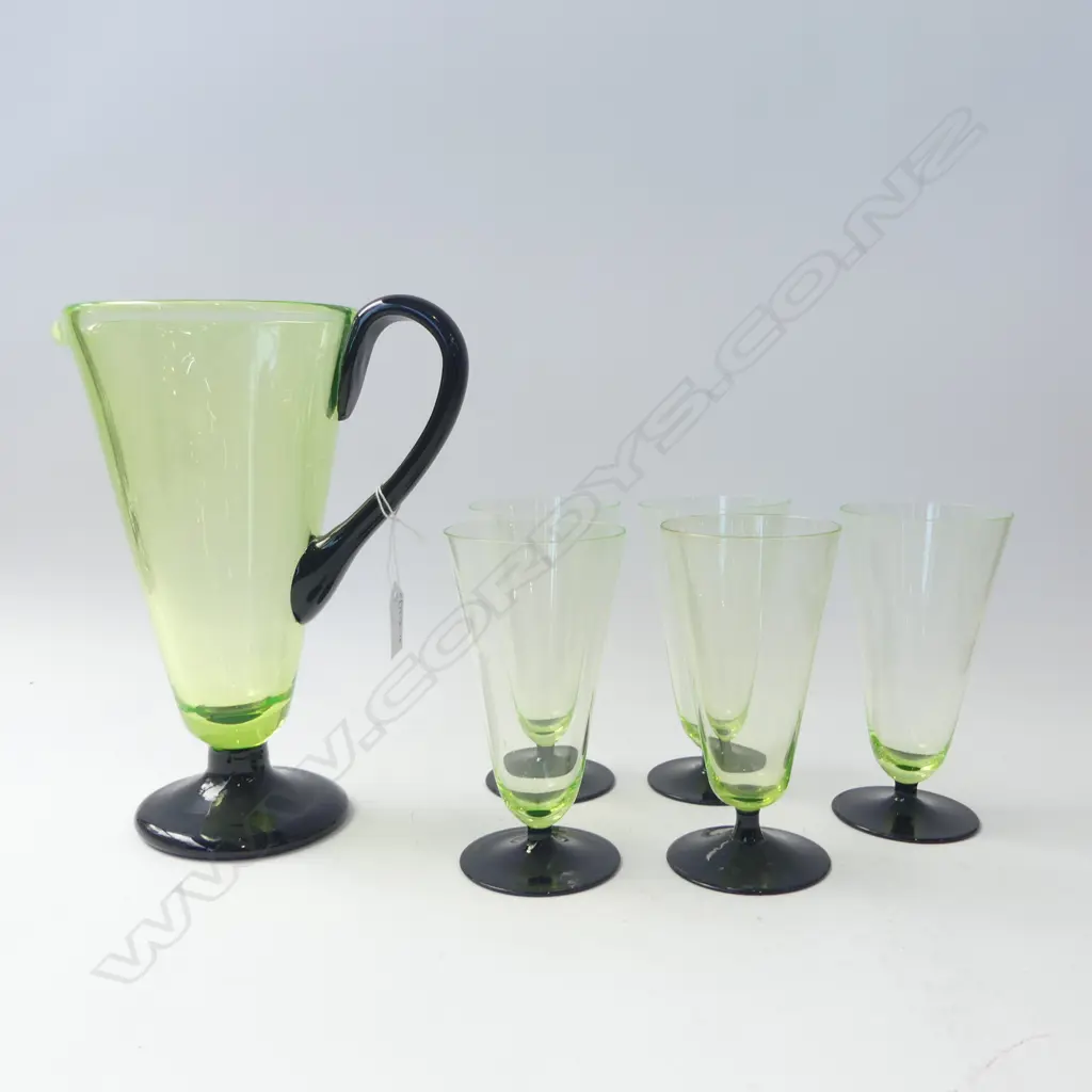 YELLOW/BLACK ART GLASS JUG w. 5 GLASSES (tiny chip to 1 glass) Image 1++