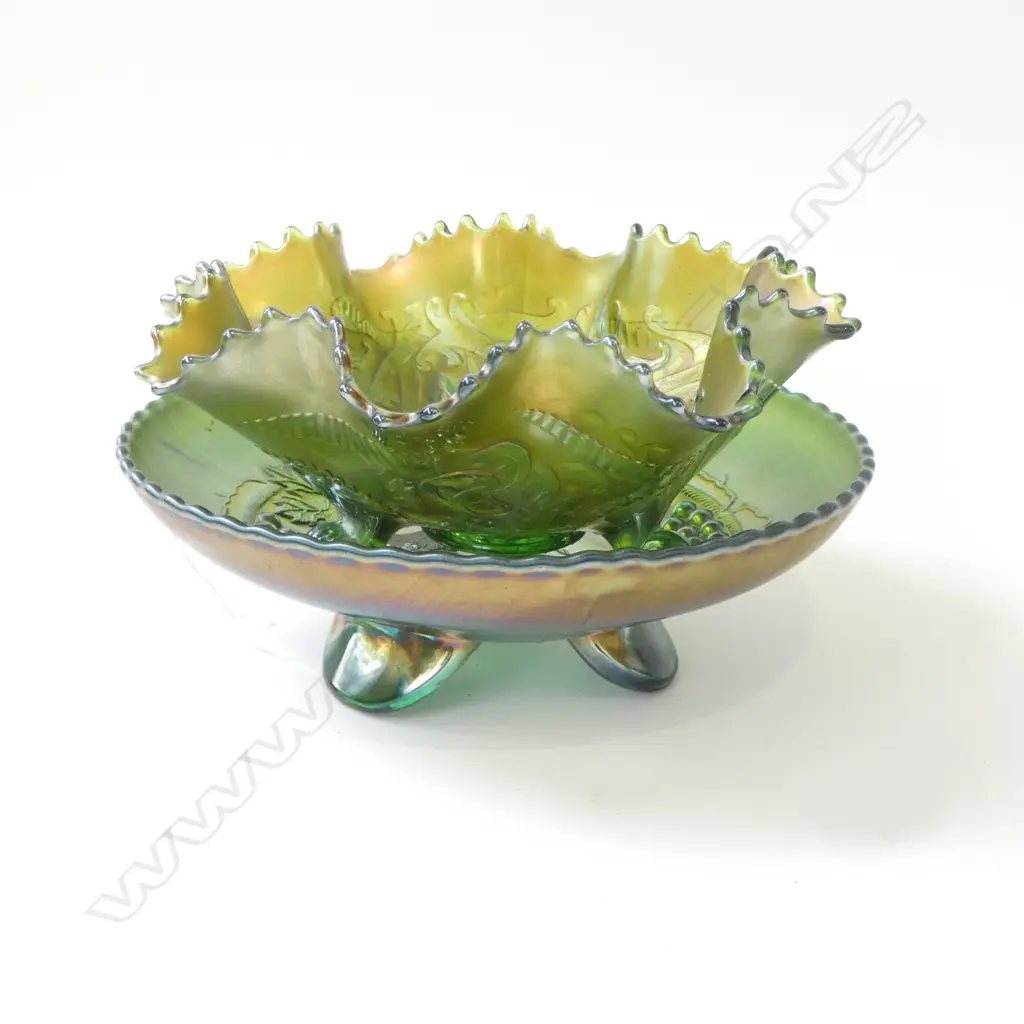 TWO GREEN CARNIVAL GLASS TRI-FOOT PATTERNED BOWLS, D.200MM-210MM  Image 1++