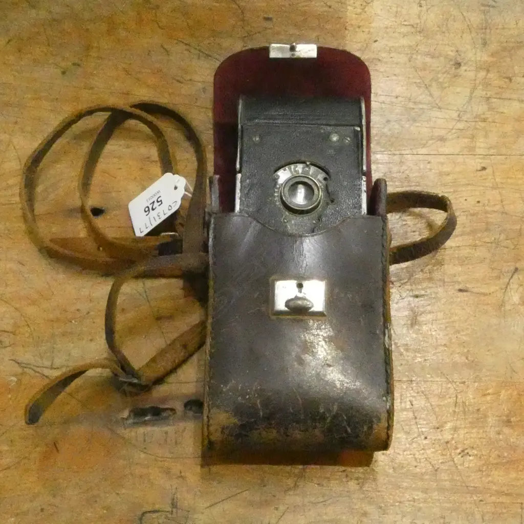 VINTAGE VP AUTOGRAPHIC LEATHER CASED CAMERA Image 1++