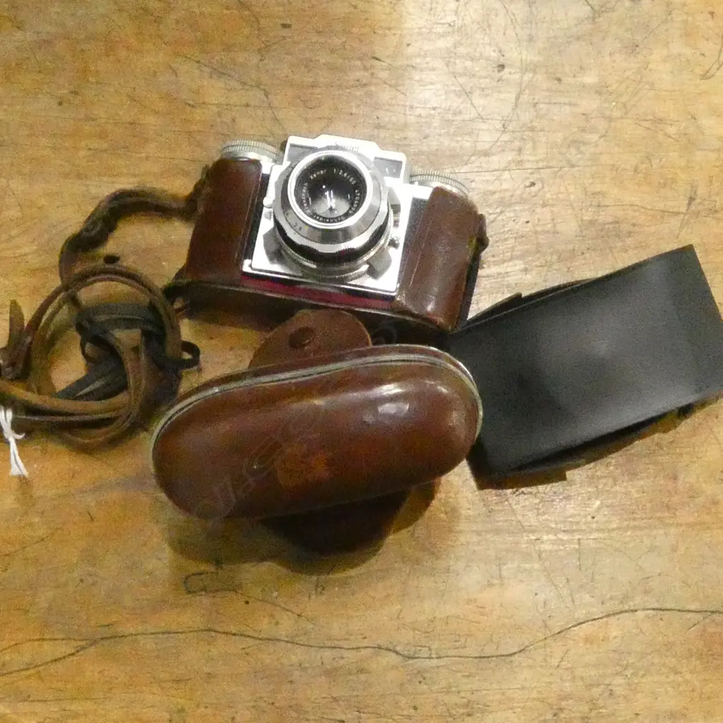 VINTAGE LEATHER CASED SUPER PAXETTE CAMERA & LIGHT METER Image 1++