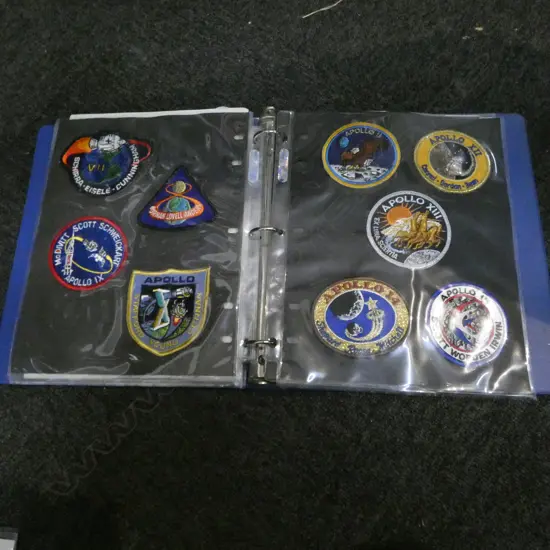 NASA MOON PROGRAM MEMORABILIA FOLDER w. ASST BADGES