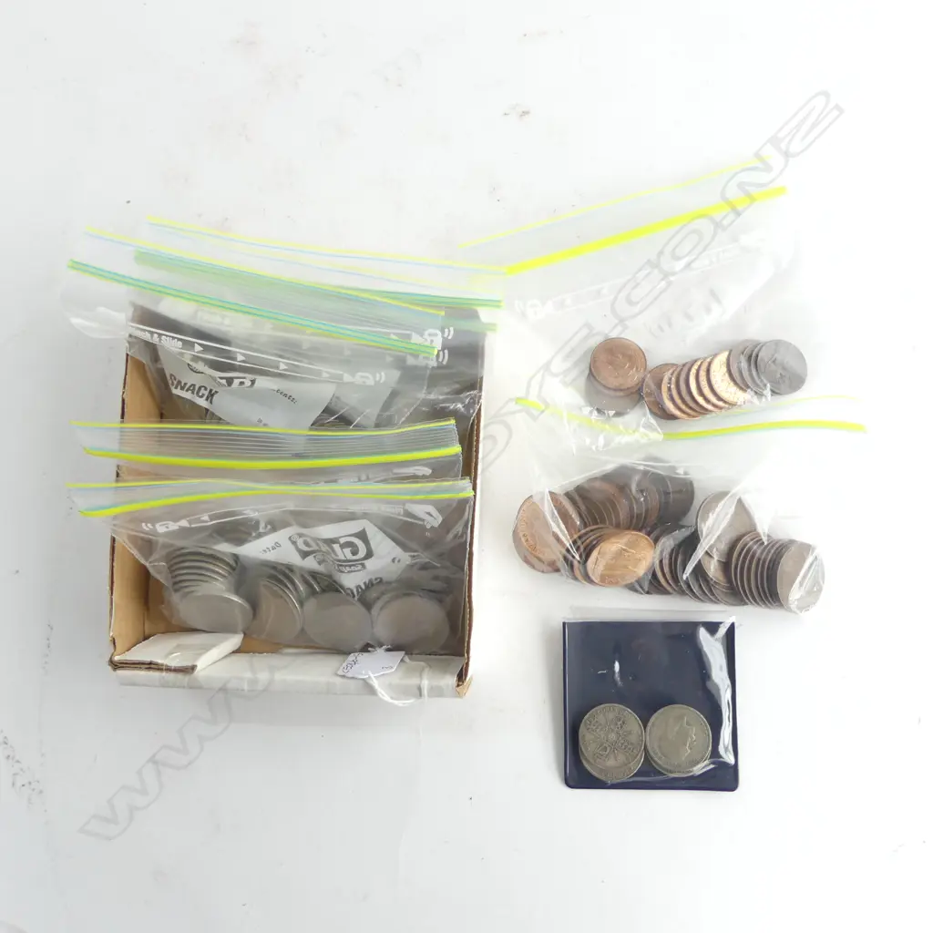 COLLECTION BRITISH COINAGE INCLDS; ONE PENNY 1901 -, FLORINS 1921-, HALF CROWNS ETC Image 1++