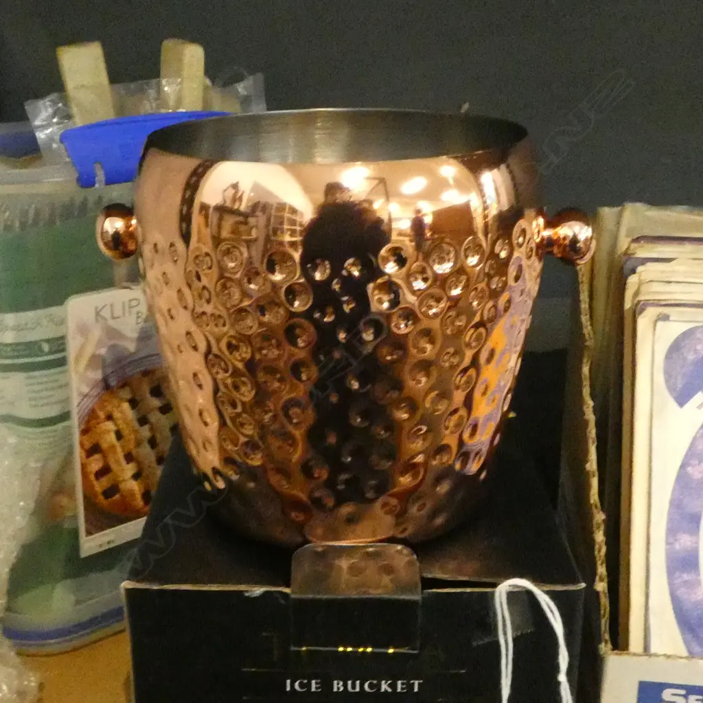 TEMPA ICE BUCKET 'HAMMERED COPPER' copper finished. New in box Image 1++