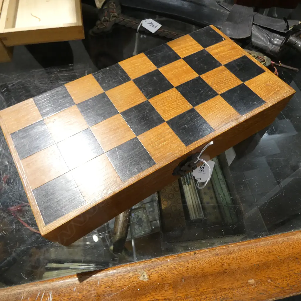 OLD CHINESE CARVED BOXED BONE CHESS SET SOME NEED REPAIR  Image 1++