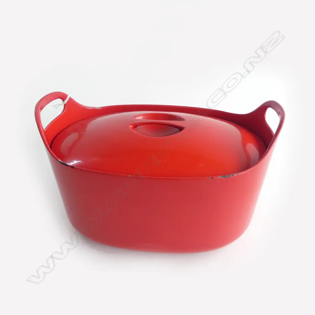 CAST IRON & ENAMEL LIDDE CASSEROLE POT SOME WEAR L300MM Image 1++