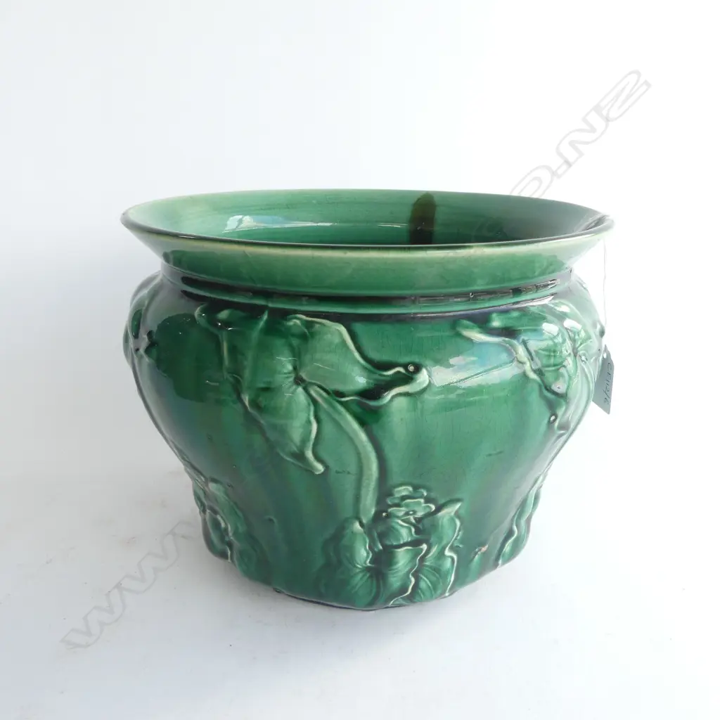 ENGLISH GREEN JARDINIERE H.200mm, 260mm dia Image 1++