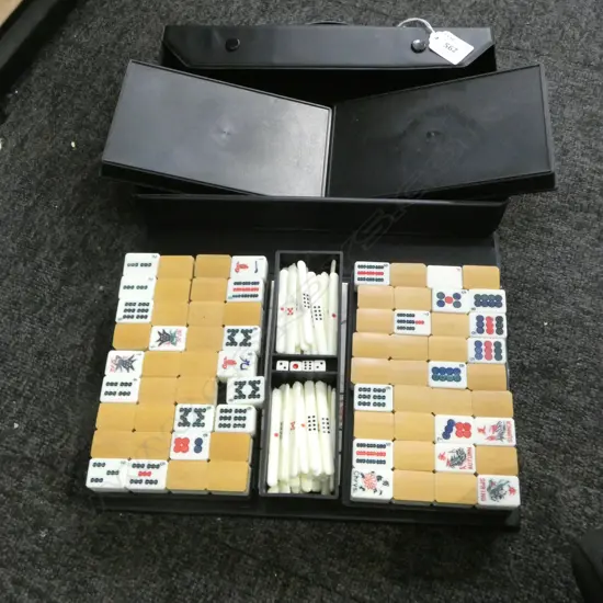 MAHJONG SET CASED