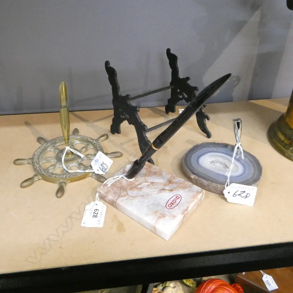 VICT CAST IRON QUILL HOLDER L100MM & 3 DESK PEN HOLDERS L100MM Image 1++
