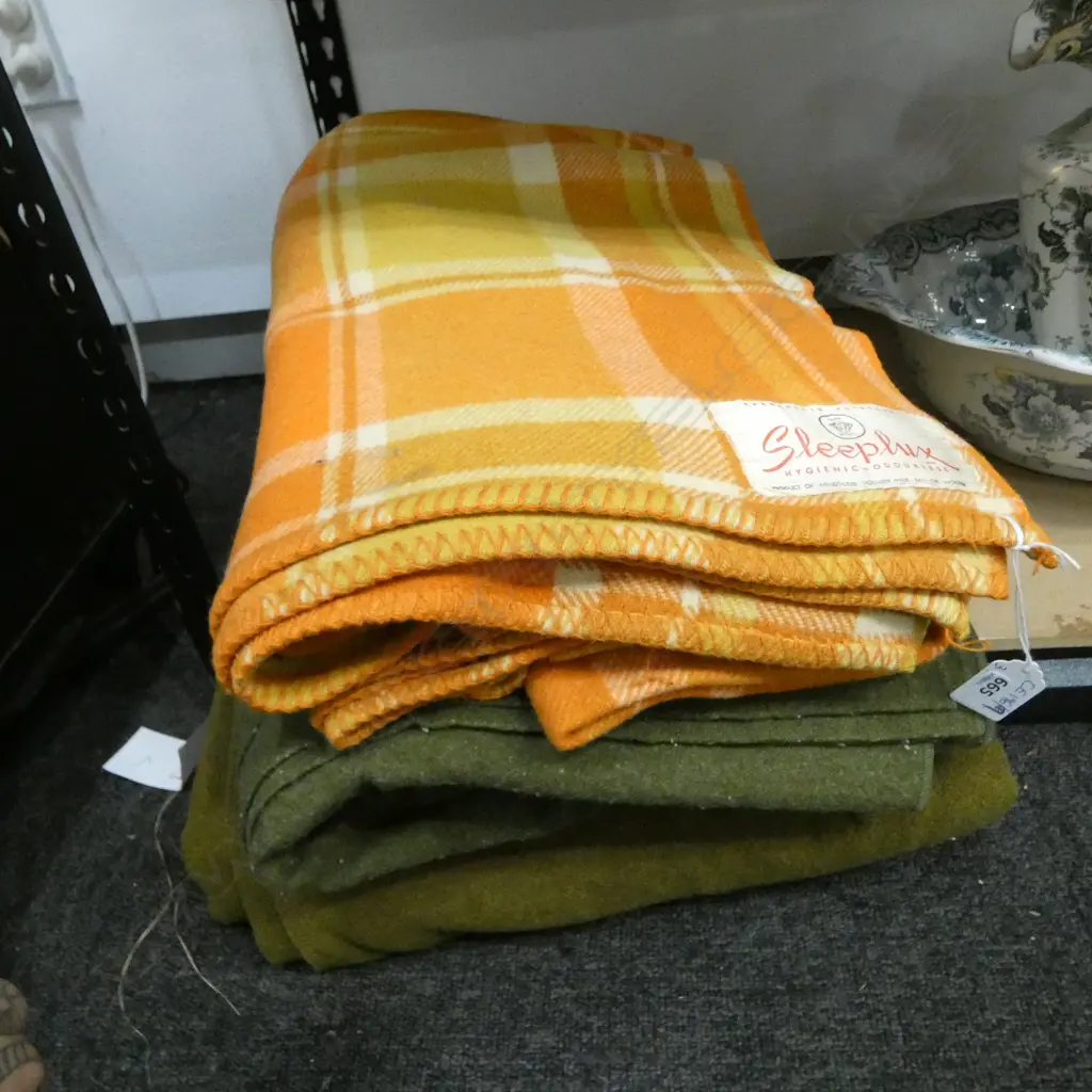 3 WOOL BLANKETS Image 1++