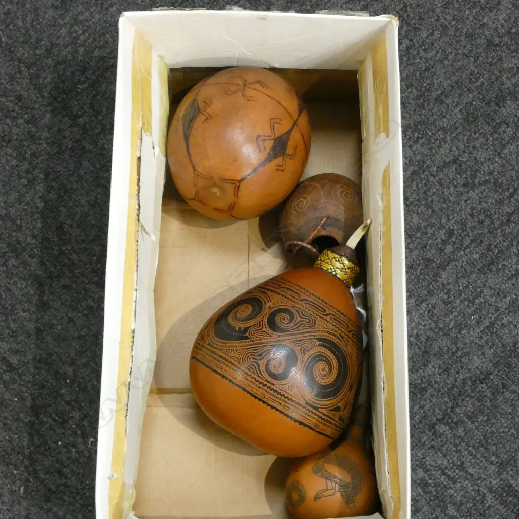 4 VINTAGE TRIBAL ETCHED PAINTED GOURDS LARGEST 180MM Image 1++