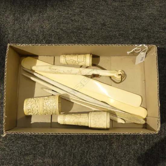 SMALL TRAY 2 IVORY PAGE TURNERS L290MM 3 STINGRAY BARBS 3 CARVED BONE PCS & IVORY CUP AF