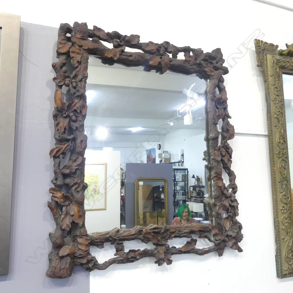 MIRROR w. CARVED OAK FRAME 730x620mm Image 1++
