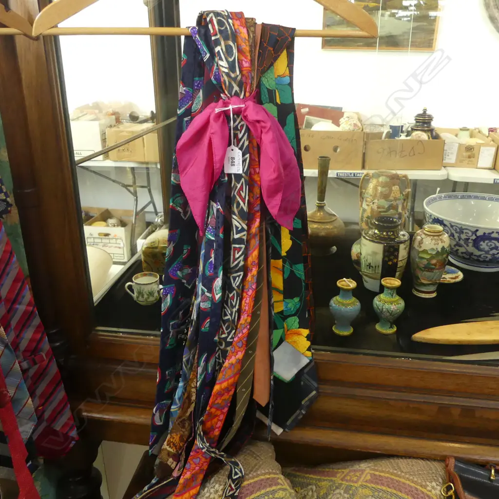 COLLECTION OF 20 SILK VINTAGE TIES ETC PIERRE CARDON ITALIAN ETC L140MM Image 1++