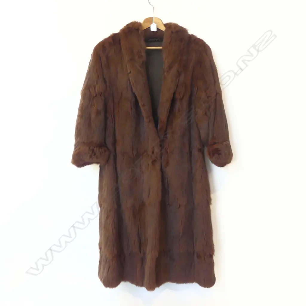 VINTAGE FUR JACKET IN VINTAGE FLORAL PROTECTOR  Image 1++