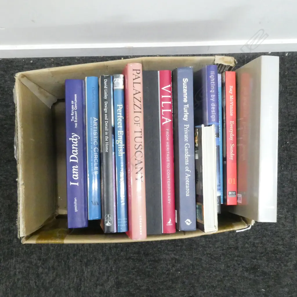 ASST. ART BOOKS Image 1++