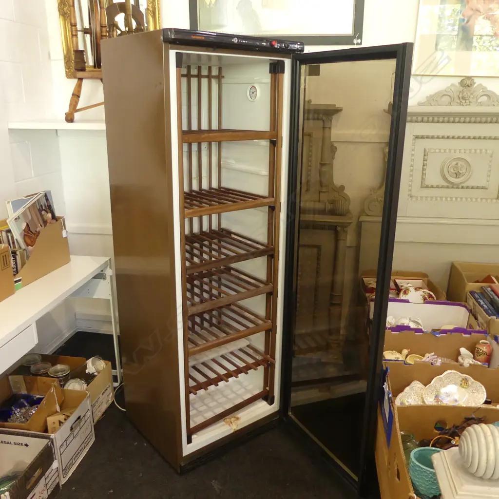 THOMSON 'GRANDS CRUS' WINE FRIDGE 595x560x1765mm Image 1++