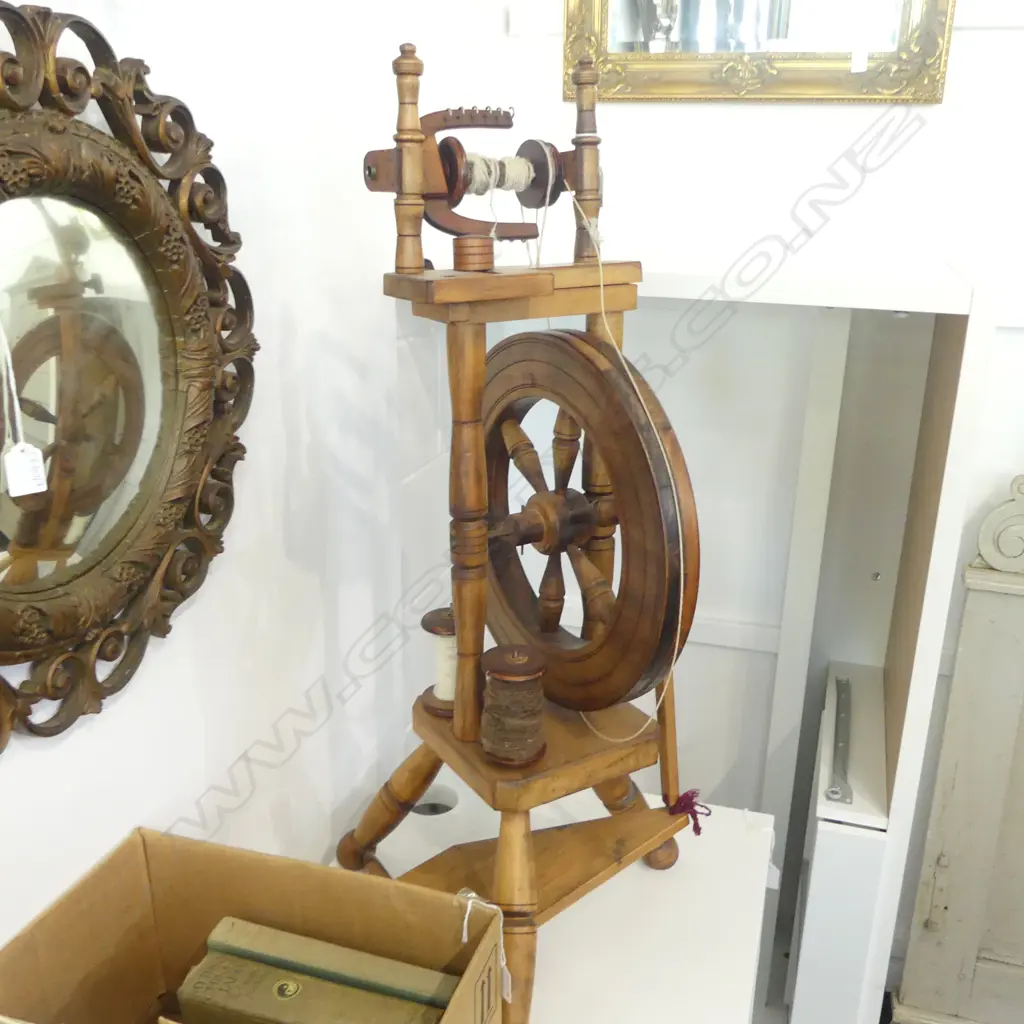 SPINNING WHEEL H.880mm Image 1++