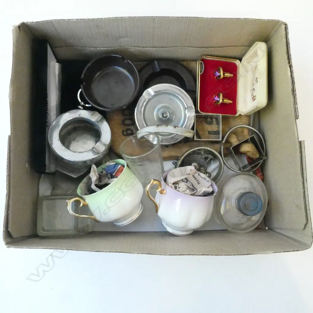 ASST. ITEMS; 2 ROYAL ALBERT CUPS, ASHTRAYS ETC Image 1++