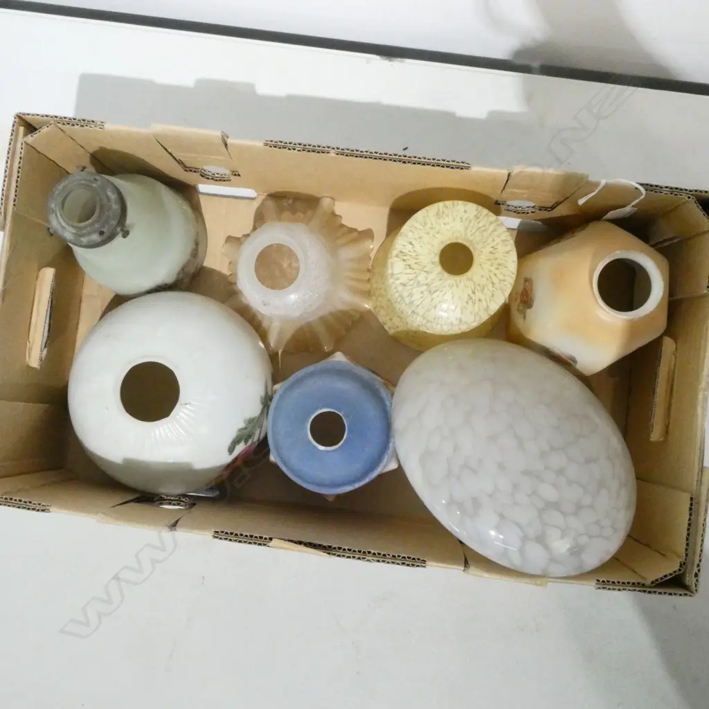 COLLECTION OF 7  VINTAGE GLASS LAMPSHADES Image 1++
