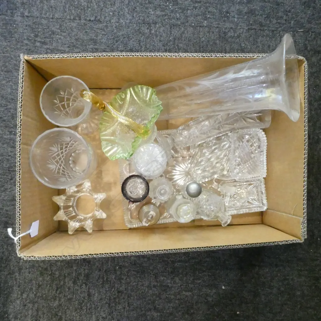 ASST. CRYSTAL & GLASSWARE Image 1++