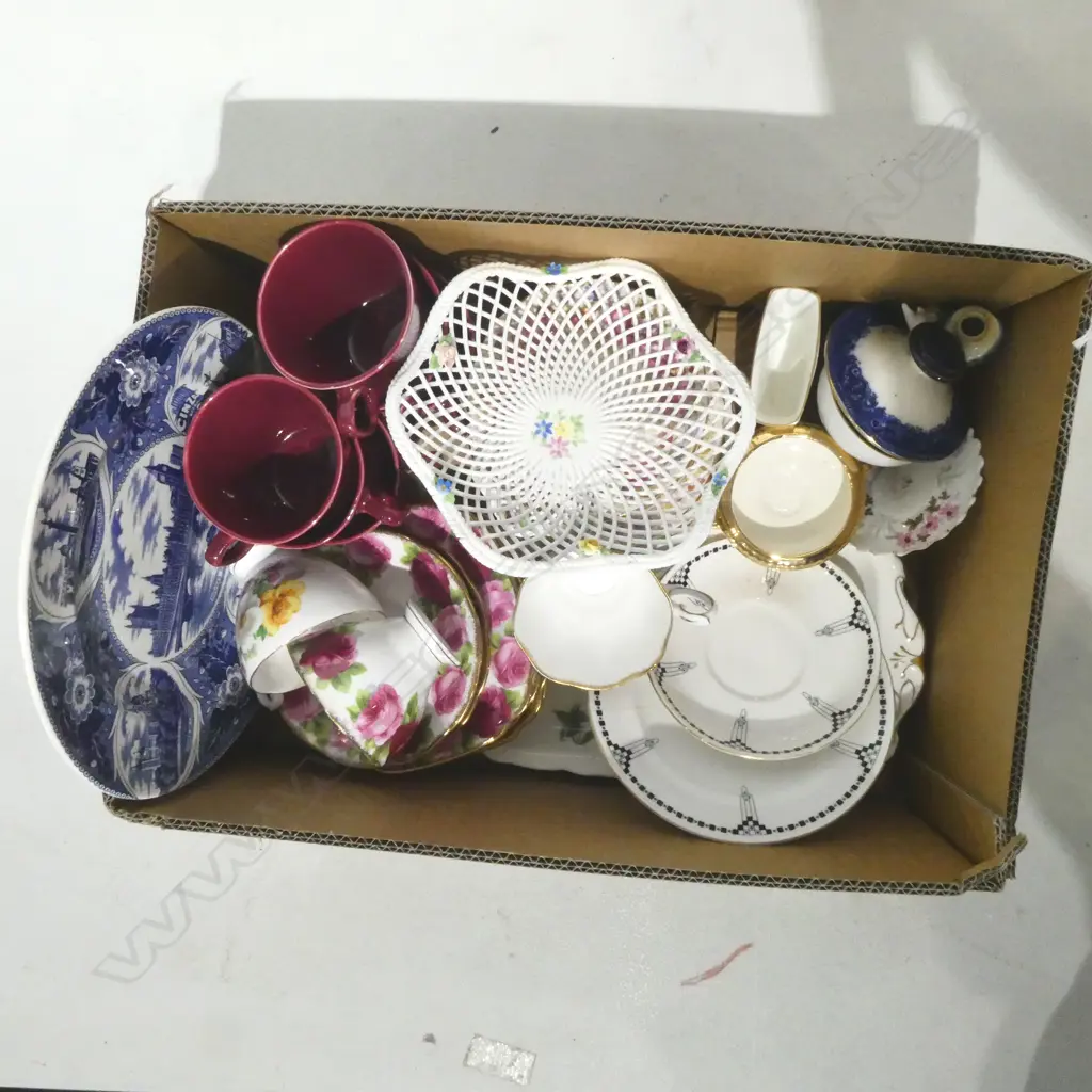 ASST. FANCY CHINA Incl. ROYAL ALBERT 'OLD ENGLISH ROAD' TRIOS etc Image 1++