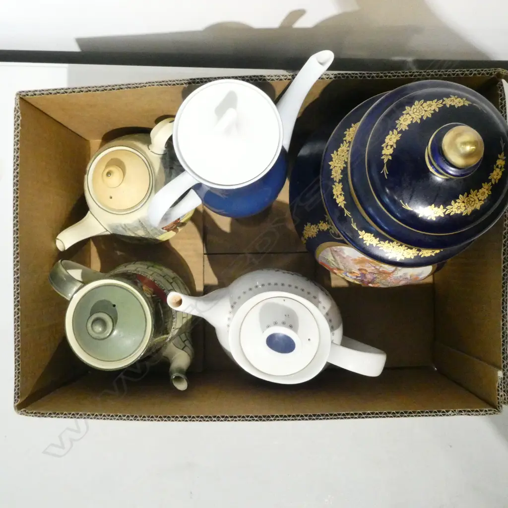 2 ROYAL DOULTON TEAPOTS (1 w. FAULT), 2 OTHERS + KERAMOS LIDDED URN Image 1++