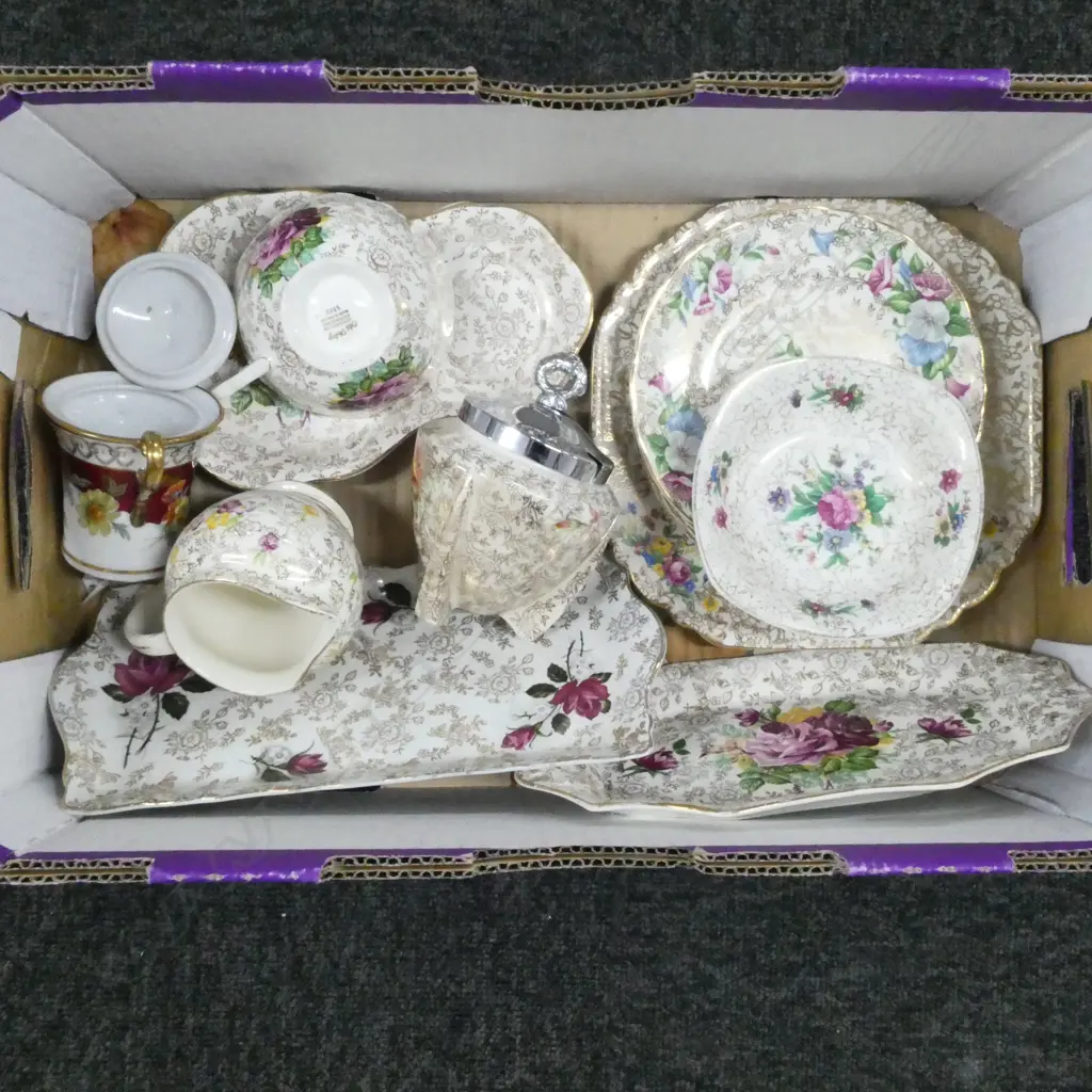 COLLECTION OF 13PC CHINZE FLORAL CHINA PLATES CUPS BOWLS CSP SET Image 1++