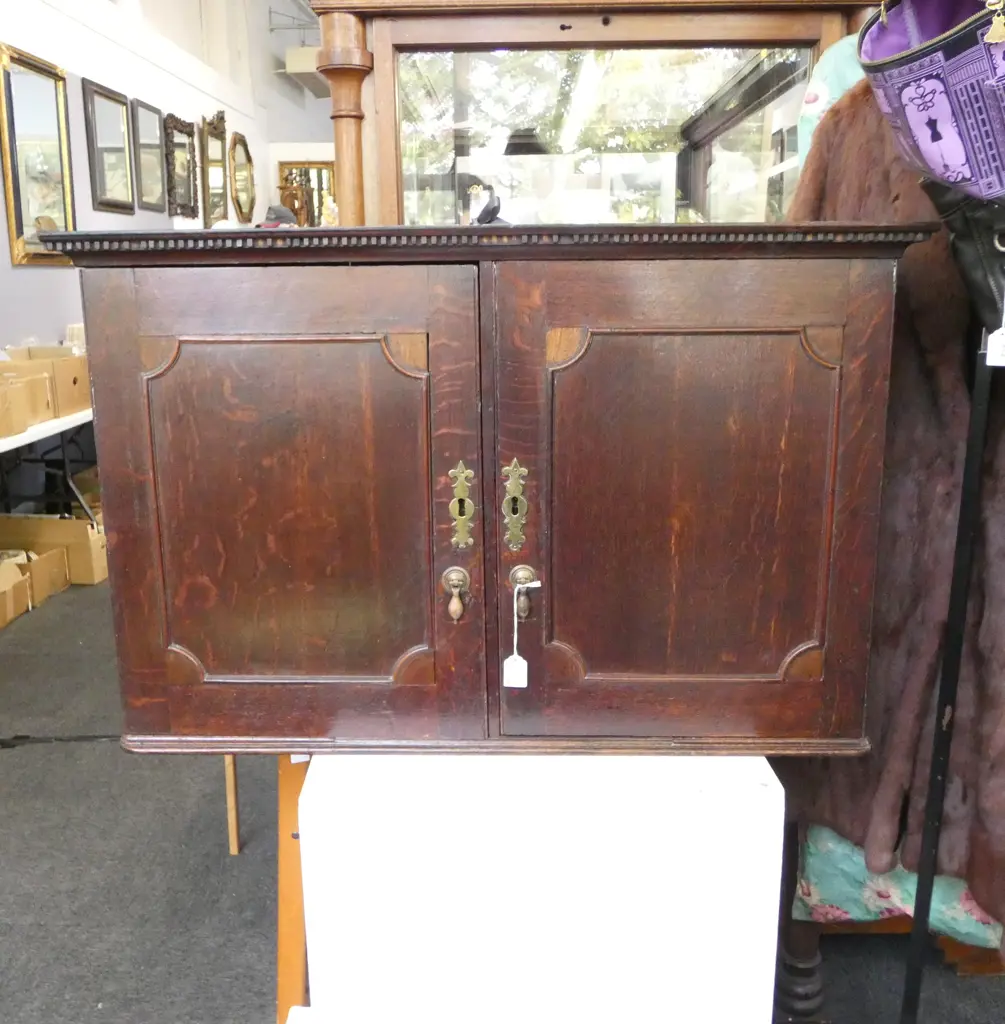 ANTIQUE MAHOGANY CABINET Image 1++