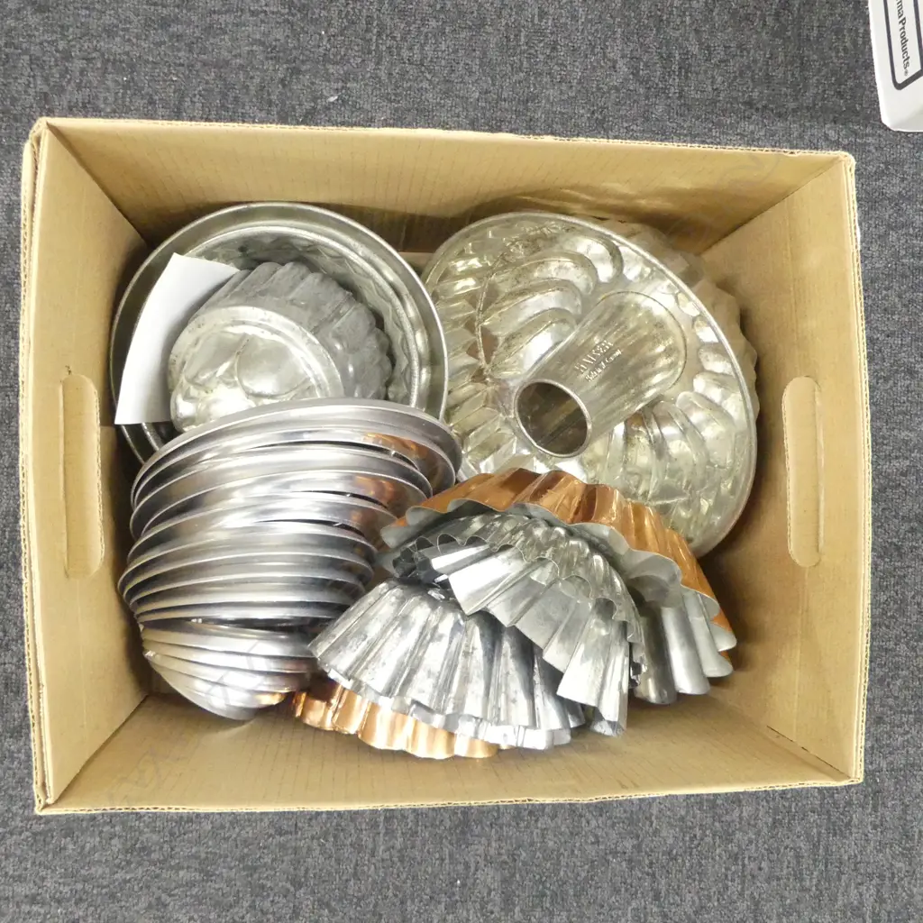 ASST. METAL FOOD MOULDS Image 1++
