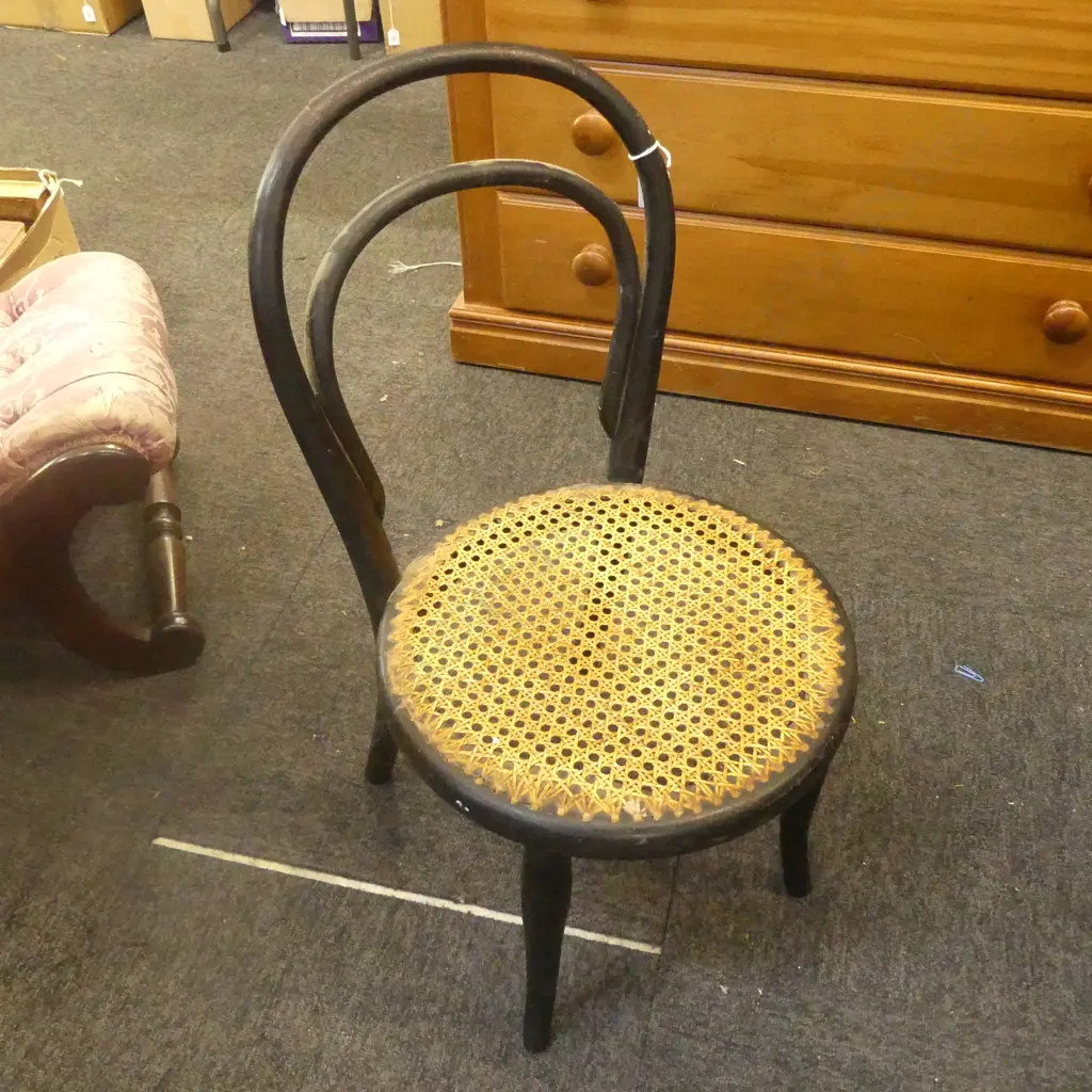 CHILDS BENTWOOD CHAIR H.680mm Image 1++