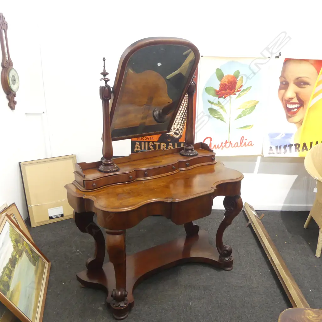 VICTORIAN MAHOGANY DRESSING TABLE W.1220mm Image 1++