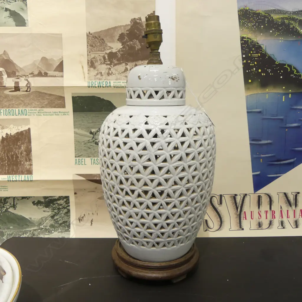 WHITE ORIENTAL PIERCED GINGER JAR TABLE LAMP H.460mm Image 1++