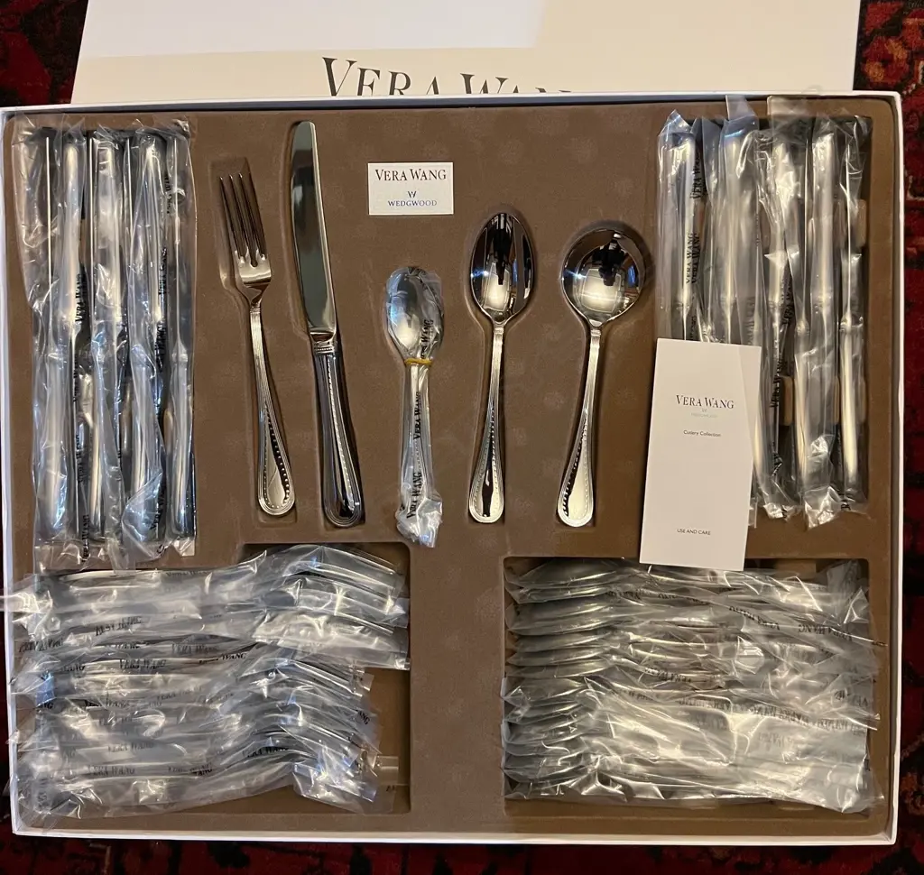 VERA WANG STAINLESS 56 PCE 8 place cutlery set boxed as new Image 1++