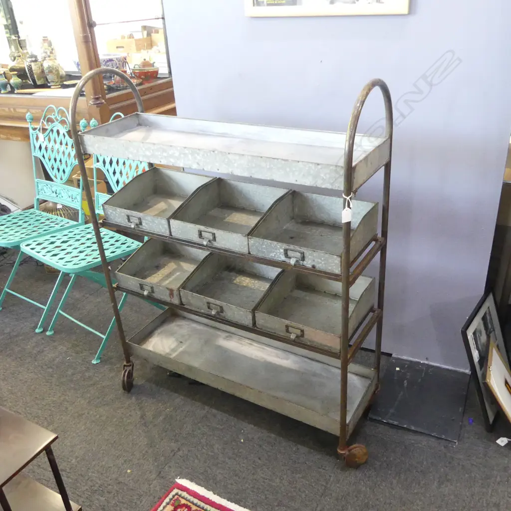 METAL SHELVING UNIT Image 1++