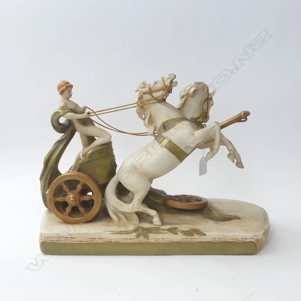 CHARIOT FIGURINE, ARM REPAIRED W.415mm Image 1++